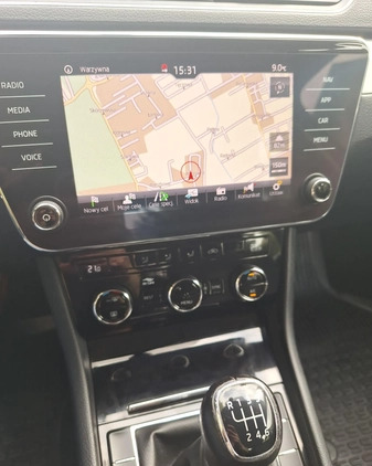 Skoda Superb cena 59900 przebieg: 220000, rok produkcji 2018 z Toruń małe 497